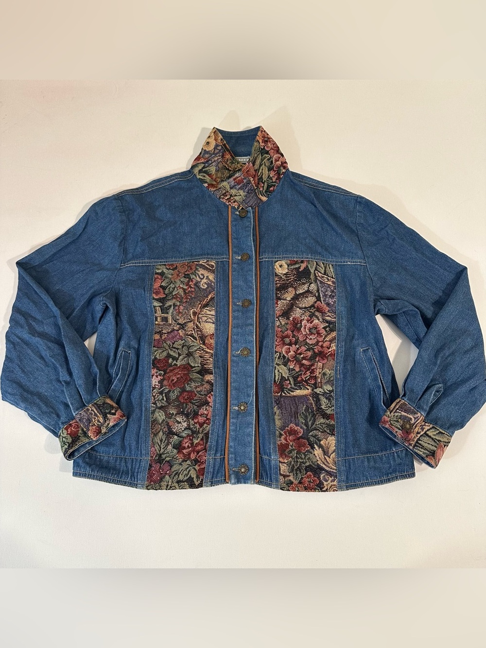 ERIN LONDON - VINTAGE - FLORAL TAPESTRY DENIM BUTTON DOWN